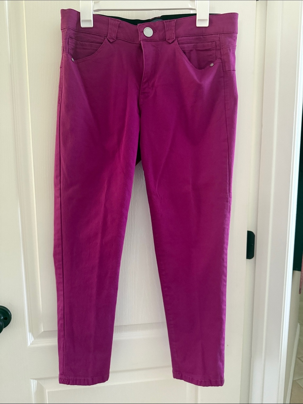 Democracy Fuchsia Cropped Skinny Jeans for Women